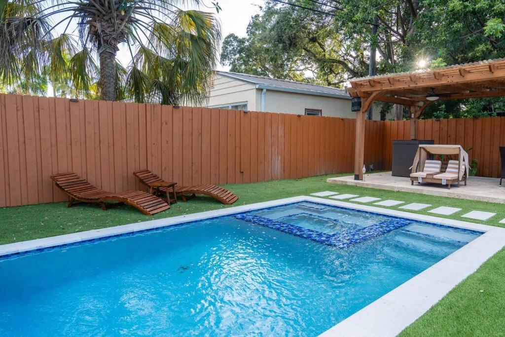 マイアミ Luxury Retreat 3B ,2Ba Pool , Coral Gables Centerヴィラ エクステリア 写真