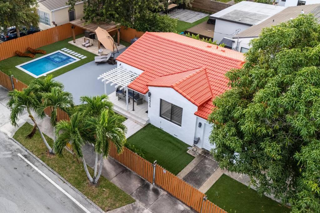 マイアミ Luxury Retreat 3B ,2Ba Pool , Coral Gables Centerヴィラ エクステリア 写真