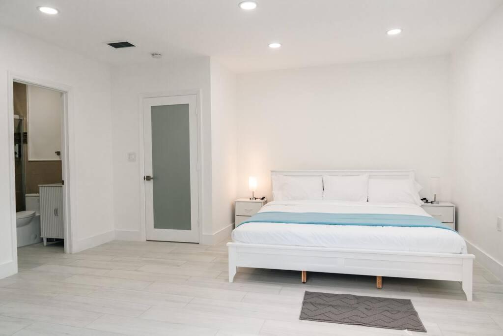 マイアミ Luxury Retreat 3B ,2Ba Pool , Coral Gables Centerヴィラ エクステリア 写真