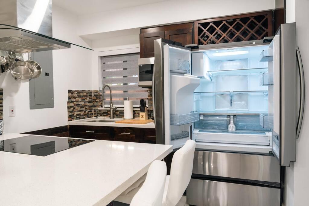 マイアミ Luxury Retreat 3B ,2Ba Pool , Coral Gables Centerヴィラ エクステリア 写真