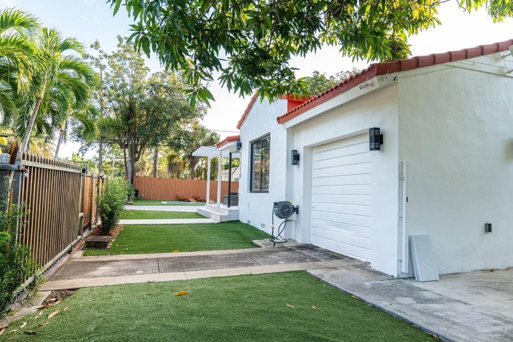 マイアミ Luxury Retreat 3B ,2Ba Pool , Coral Gables Centerヴィラ エクステリア 写真