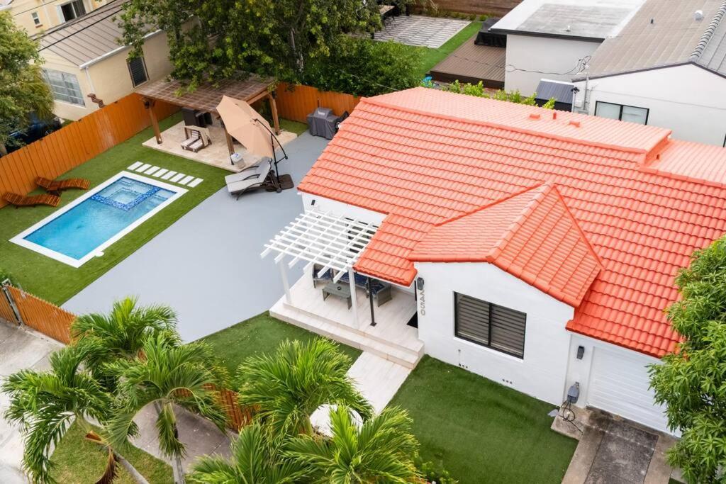 マイアミ Luxury Retreat 3B ,2Ba Pool , Coral Gables Centerヴィラ エクステリア 写真
