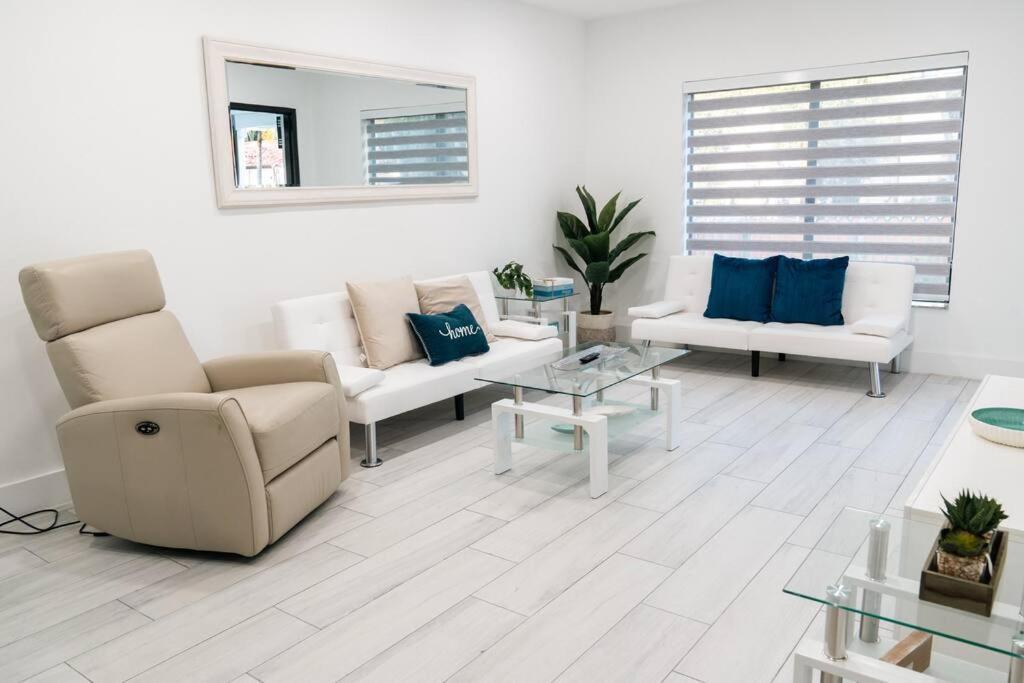 マイアミ Luxury Retreat 3B ,2Ba Pool , Coral Gables Centerヴィラ エクステリア 写真