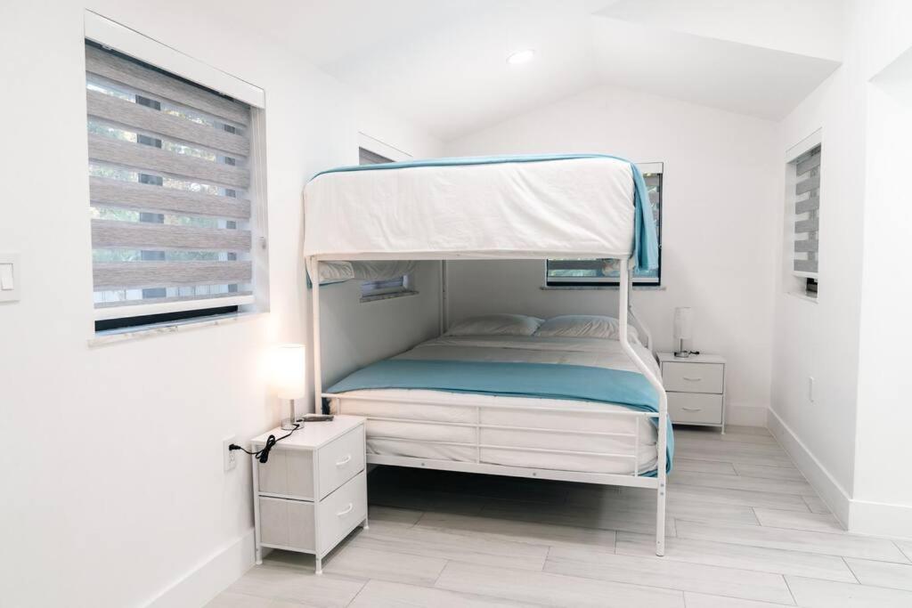 マイアミ Luxury Retreat 3B ,2Ba Pool , Coral Gables Centerヴィラ エクステリア 写真