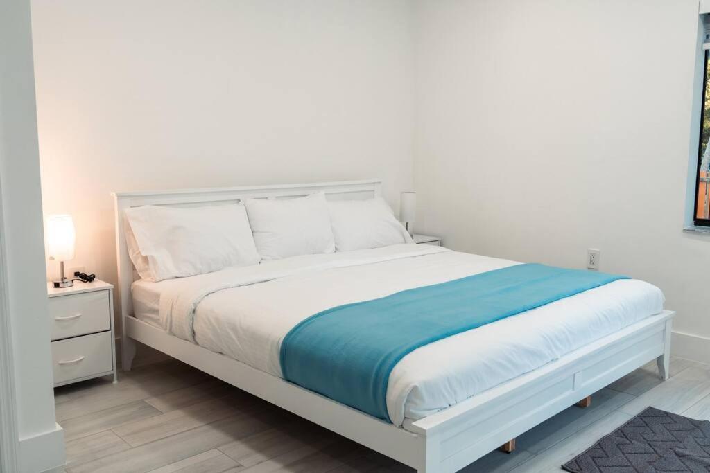 マイアミ Luxury Retreat 3B ,2Ba Pool , Coral Gables Centerヴィラ エクステリア 写真