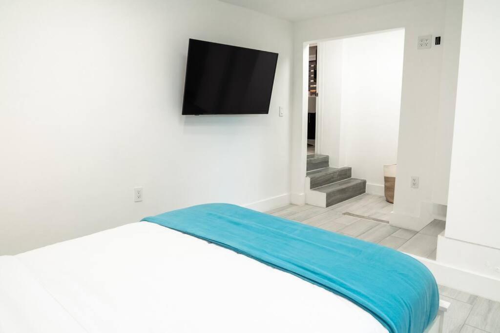 マイアミ Luxury Retreat 3B ,2Ba Pool , Coral Gables Centerヴィラ エクステリア 写真