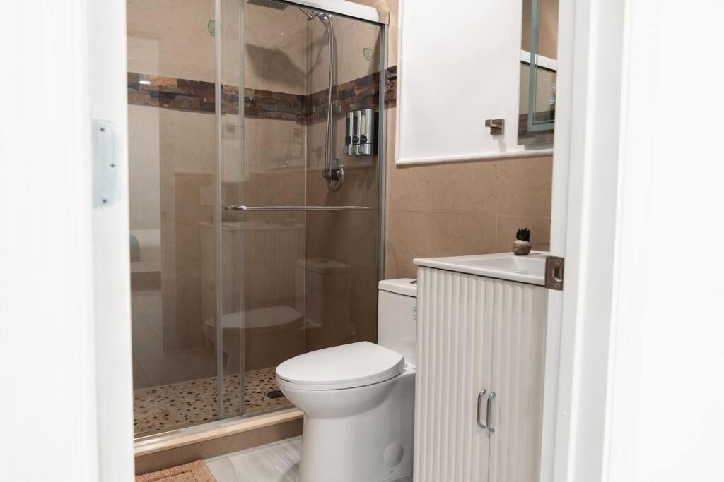 マイアミ Luxury Retreat 3B ,2Ba Pool , Coral Gables Centerヴィラ エクステリア 写真