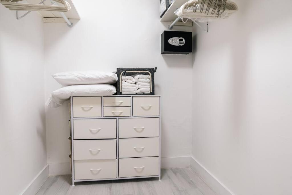 マイアミ Luxury Retreat 3B ,2Ba Pool , Coral Gables Centerヴィラ エクステリア 写真