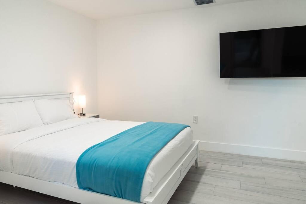 マイアミ Luxury Retreat 3B ,2Ba Pool , Coral Gables Centerヴィラ エクステリア 写真