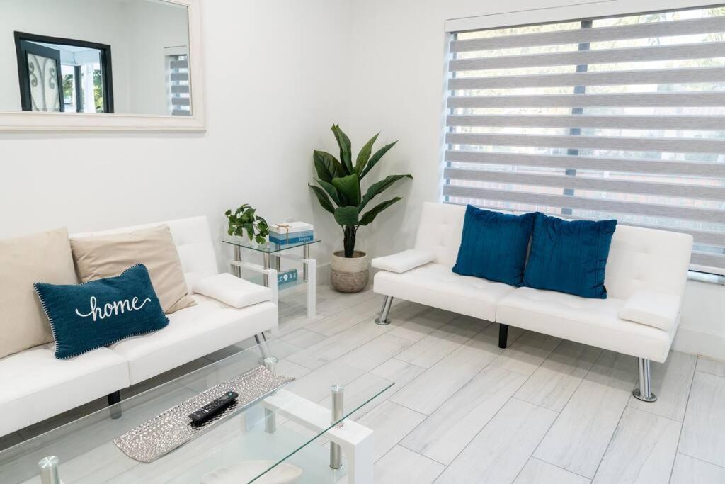 マイアミ Luxury Retreat 3B ,2Ba Pool , Coral Gables Centerヴィラ エクステリア 写真