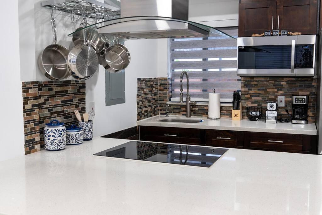 マイアミ Luxury Retreat 3B ,2Ba Pool , Coral Gables Centerヴィラ エクステリア 写真
