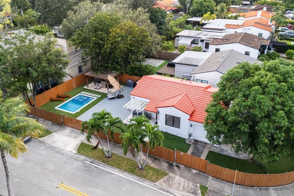 マイアミ Luxury Retreat 3B ,2Ba Pool , Coral Gables Centerヴィラ エクステリア 写真