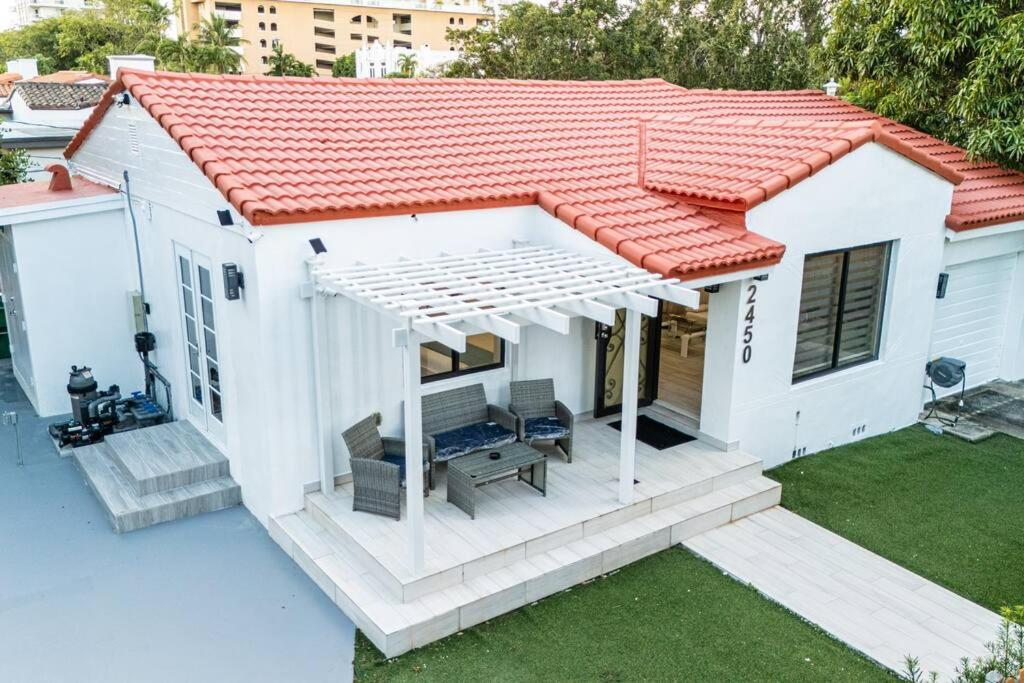 マイアミ Luxury Retreat 3B ,2Ba Pool , Coral Gables Centerヴィラ エクステリア 写真