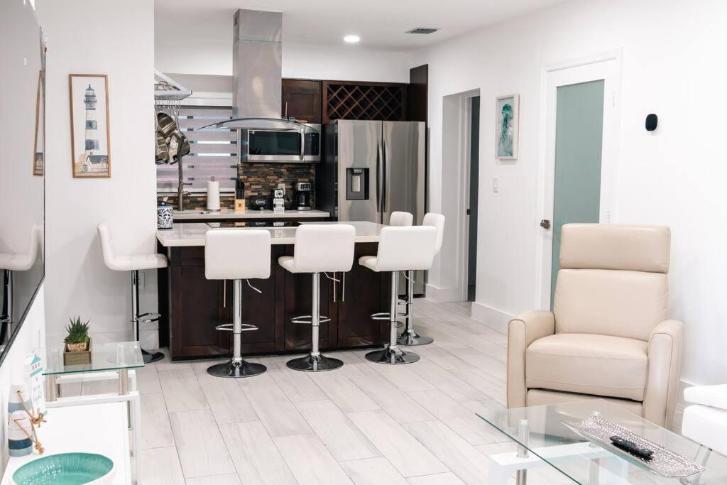 マイアミ Luxury Retreat 3B ,2Ba Pool , Coral Gables Centerヴィラ エクステリア 写真
